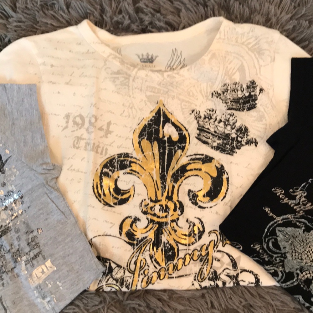 Graphic tee bundle